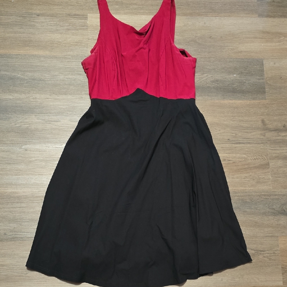 Chic Women's Red and Black Midi Dress